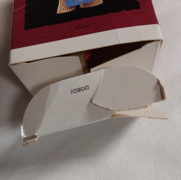 Hallmark Keepsake 1993 MOM Ornament Mamma Bear In Red Dress & Hat Wearing Pearls - Picture 9 of 12